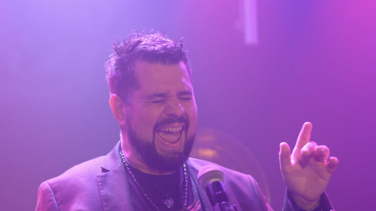 Aurélien Vivos en concert le 17 décembre au Hall de Paris à Moissac_Crédit photo David Hardit Productions