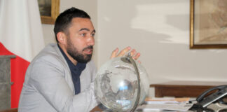 3,6 M€ pour un siège intercommunal : Romain Lopez se désolidarise ! Romain Lopez présente ses porpositions pour répondre aux émeutes urbaines_Crédit photo : Mairie de Moissac