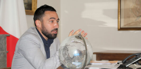 Romain Lopez présente ses porpositions pour répondre aux émeutes urbaines_Crédit photo : Mairie de Moissac