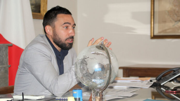 Romain Lopez présente ses porpositions pour répondre aux émeutes urbaines_Crédit photo : Mairie de Moissac