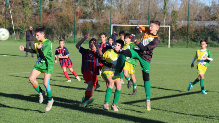 Un après-midi de football marqué par le renouveau du stade de Saint-Aignan_Crédit photo Jpb_