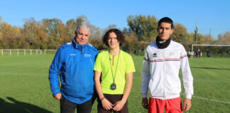 Confluences FC : le jeune talent Adam Atifi passe du gazon au sifflet Adam Atifi jeune arbrite de Confleunces FC_Crédit photo Jpb et District