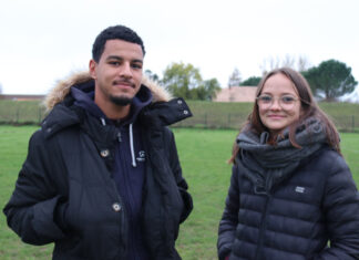 Alison et Younes : jeunes Contrats Civiques exemplaires du Confluences FC Alison Leygue et Younes Sahraoui, les deux jeunes éducateurs de 17 ans en terminale, engagés en tant que contrats civiques_Crédit photo Jpb.