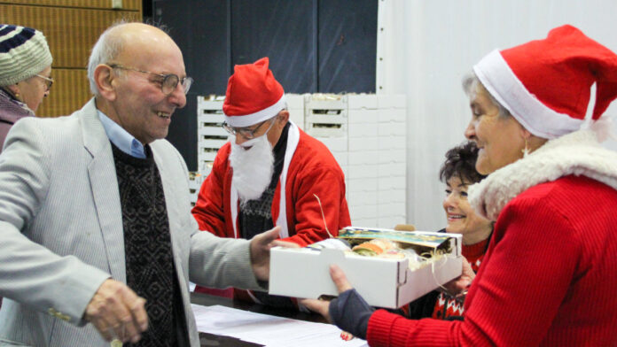 Distribution des colis de Noel à moissac_Crédit photo Ville de Moissac