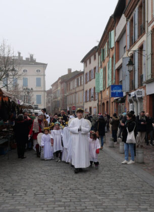 La procession a traversé la place des Récollets