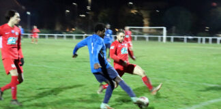 Frustration pour le dernier match de Confluences FC face à Lomagne 82 Le joueur Yvon dans ses œuvres_Crédit photo Jpb