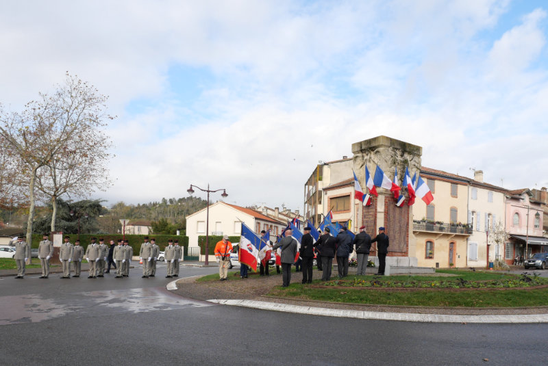 Les drapeaux en berne pour cet hommage du 5 décembre_ Crédit photo EBO