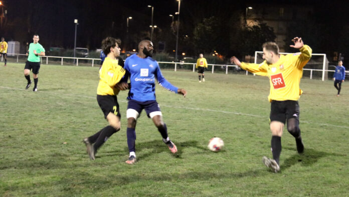 Défaite de Confluences FC face à Meauzac samedi soir_Crédit photo Jpb