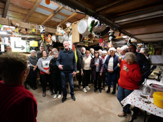 Les participants du concours de maisons décorées se sont rassemblés pour la remise des prix