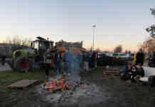 Manifestations agricoles : l’échangeur de l’A62 fermé à Castelsarrasin agriculteur-castlessarasin-barrage