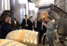 Vœux du préfet : un Tarn-et-Garonne sous pression, mais qui tient le cap Le préfet en visite chez les viticulteurs du Quercy