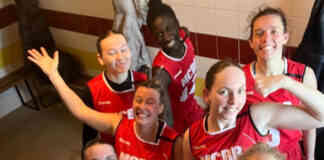 Nouvelle belle victoire des Seniors Filles 1 du MCBB ! Les joueuses de l'équipe SF1 souriantes à l'issue de leur rencontre avec Laloubère_Crédit photo MCBB