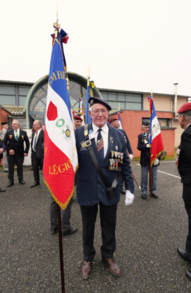 Porte-drapeau de la Légion d'Honneur