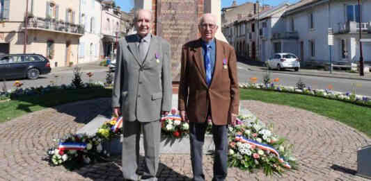 De gauche à droite M.Simon Fontanel et M.Guy Grailhe récipiendaires de la Médaille de la Défense Nationale