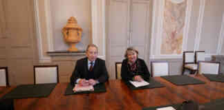 18 millions d’euros : le montant de la dette des ménages surendettés inquiète en Tarn-et-Garonne Le préfet Vincent Roberti et madame Michèle Brogi, directrice territoriale de la Banque de France annoncent les chiffres du surendettement en Tarn-et-Garonne