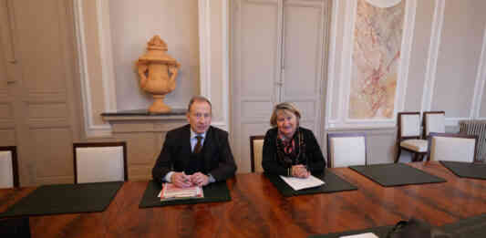 Le préfet Vincent Roberti et madame Michèle Brogi, directrice territoriale de la Banque de France annoncent les chiffres du surendettement en Tarn-et-Garonne