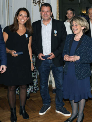 Marie et Lionel Puech avec Brigitte Barèges, Maire de Montauban_Crédit photo Patrick Ficher Ville de Montauban