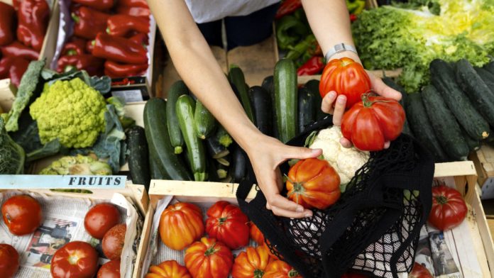 Controle fruits et legumes Tran et Garonne Freepik