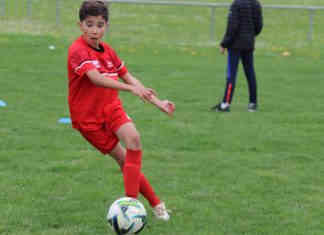 Les jeunes joueurs de Confluences FC à l’honneur sur le terrain Les jeunes joueurs de Confluences FC à l'honneur_Crédit photo Jpb
