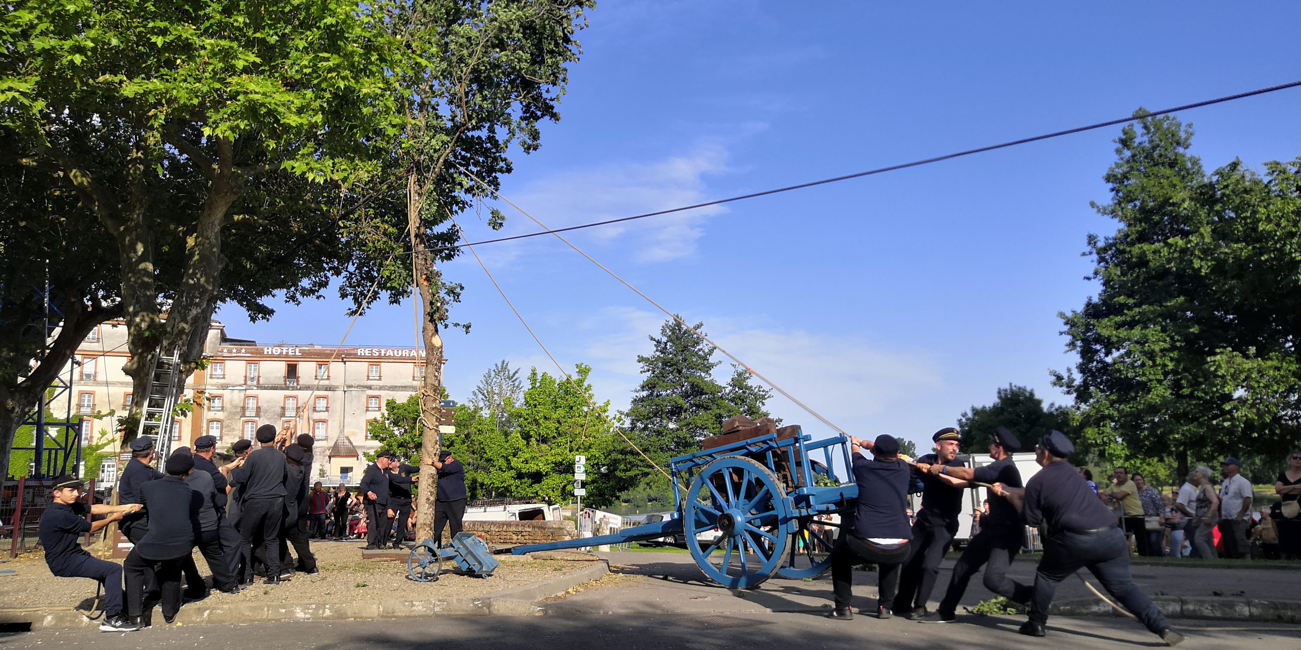 
Plantation-du-Mai-par-les-courageux-marins-de-moissac