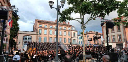 Castelsarrasin 200 ans Hôtel de Ville