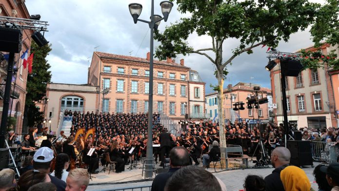 Castelsarrasin 200 ans Hôtel de Ville