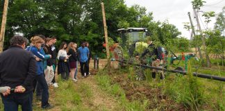 Campus Terre de Vie : une révolution agricole sans Glyphosate Classe de BTSA MV dans la parcelle de pommiers_Crédit photo Campus Terre de Vie