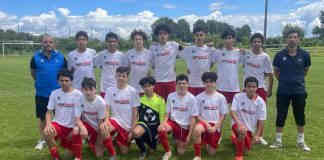 Confluences FC. Les U15, invaincus, champions de D2 Les U15 de Confluences FC champions invaincus de D2