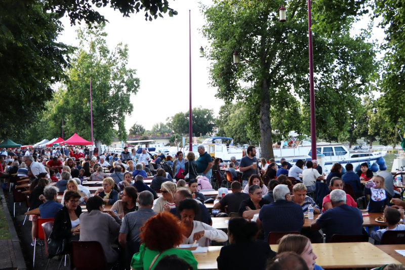 Marche Gourmand et Artisanal Castelsarrasin ©Mairie de Castelsarrasin