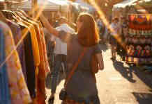 Montauban. La braderie de printemps revient dans le centre-ville les 20 et 21 mars. Grande braderie de rue des commerçants de Moissac_Freepik