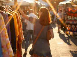 Montauban. La braderie d’automne revient deux jours dans les rues du centre-ville Grande braderie de rue des commerçants de Moissac_Freepik