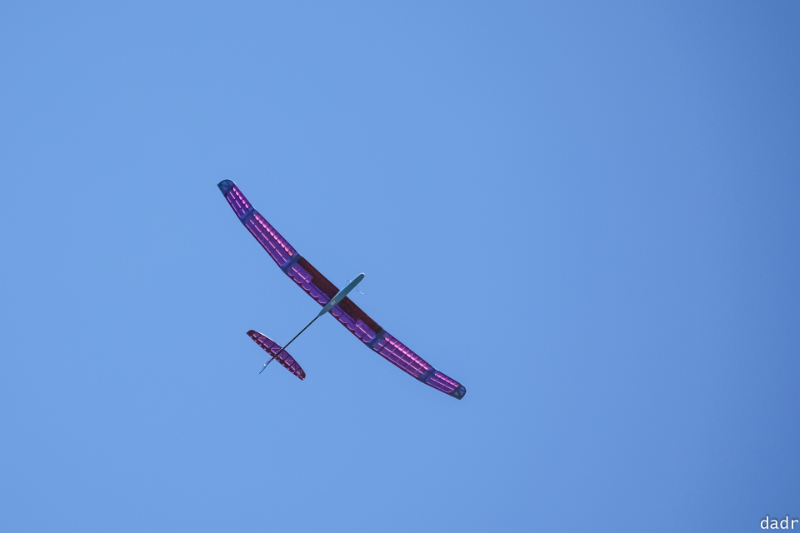 Un planneur F3L en vol au dessus de l'aérodrome de Gandalou_dadr