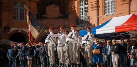 Le 17e RGP célèbre la Saint-Michel sur la place Nationale à Montauban _17RGP