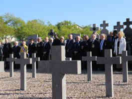 Montauban. Une visite guidée pour comprendre les sépultures de guerre Céremonie hommage aux morts pour la France Montauban_ML