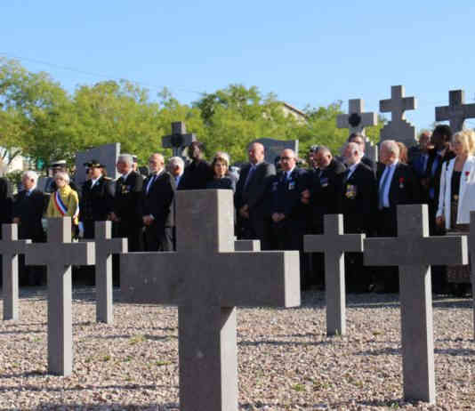 Montauban. Une visite guidée pour comprendre les sépultures de guerre Céremonie hommage aux morts pour la France Montauban_ML