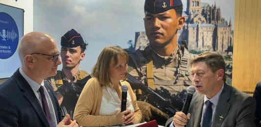 Signature convention armee-collectivite