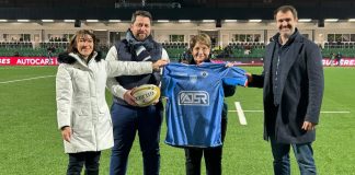 Bleuet de France : Annie Dupuy remporte un maillot collector de l’USM remise de maillot signé par l'USM Sapiac_ONaCVG