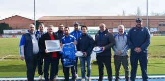 L’Avenir Moissagais reçoit 150 ballons ! Remise de ballons Avenir Moissagais Aqua Techniques Moissac_Léa et Yohan Rohr