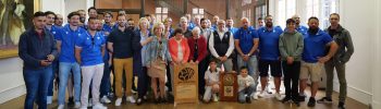 Célébration en mairie - Joueurs et élus avec les trophées de l'Avenir Moissagais. JDJ