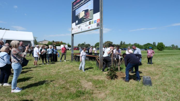 Plantation chene habitat partage adultes autistes castelsarrasin tarn-et-garonne_JDJ Plantation chene habitat partage adultes autistes castelsarrasin tarn-et-garonne_JDJ