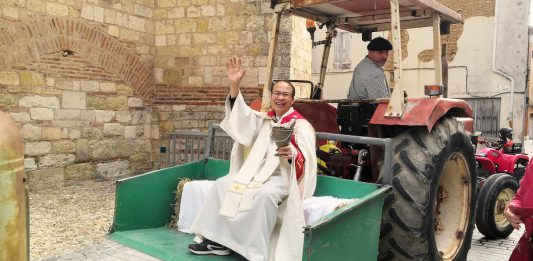 Rogations tracteurs anciens Moissac_JDJ