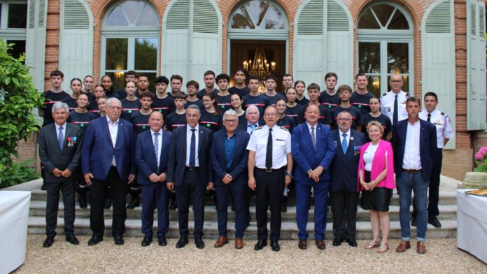 Remise prix citoyen jeunes sapeurs pompier Montauban Remise prix citoyen jeunes sapeurs pompier Montauban