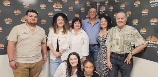 Les lauréats des Voix d’Or de l’Occitanie 2025 réunis à VFM Radio-Crédit photos Osons chanter