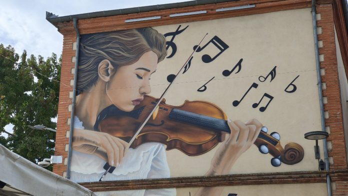 Fresque de JEM le Graff dévoilée au festival Urb'in Castel