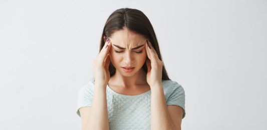 AVC reconnaitre les signes-Crédit photo Cookie Studio Freepik