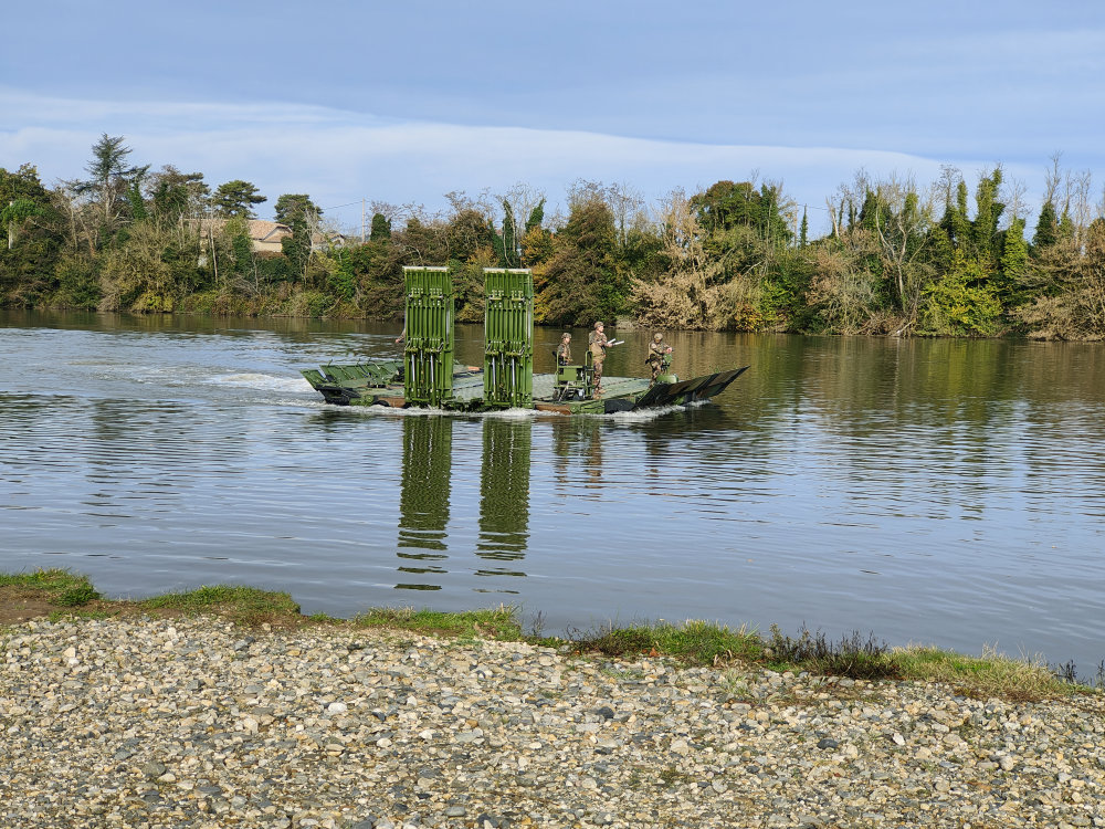 Castelsarrasin. Le 31e régiment du génie dévoile ses capacités aux jeunes 12 IMG20251112100452