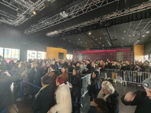 Moissac. Plus d’un millier de personnes à la séance de dédicaces de Jordan Bardella 6 IMG20251129132002