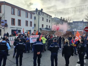 Moissac. Plus d’un millier de personnes à la séance de dédicaces de Jordan Bardella 7 IMG20251129142710