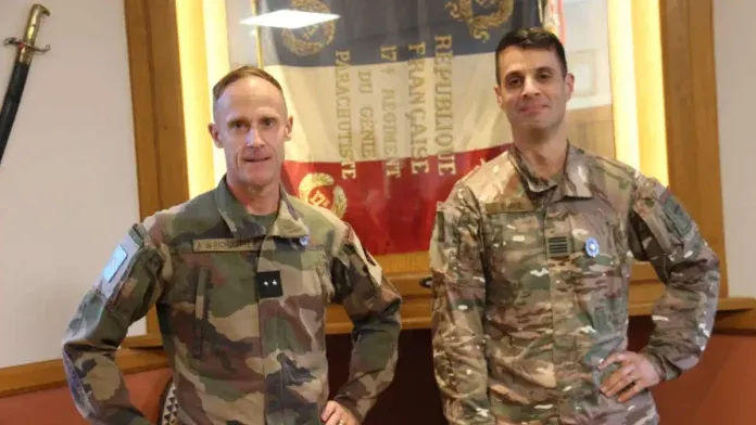 Montauban-général-Arnaud-de-Richoufftz-avec-le-colonel-Akil-du-17e-RGP