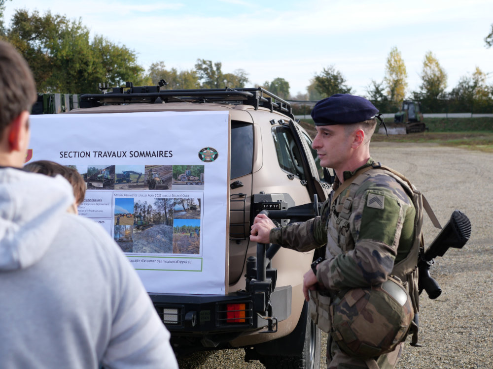 Castelsarrasin. Le 31e régiment du génie dévoile ses capacités aux jeunes 4 P1172568